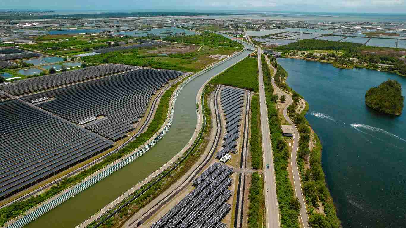 william威廉中文官网能源事业提供智慧能源管理、、、、太阳能监控管理、、、、全方位电厂建置及运维解决方案，，，并拥有管理超过6000案场的经验